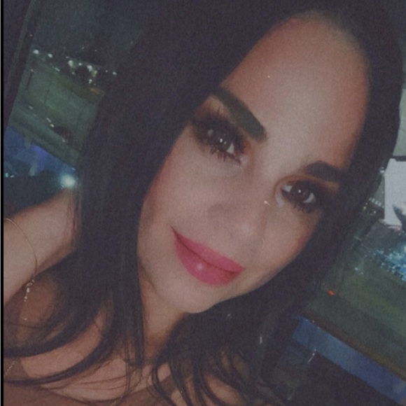 Meet your Posher, Nikki - Picture 1 of 1